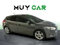 Usado Ford Focus Titanium 125 CV (91 kW) 2018 Gris Utilitario