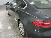 Usado Jaguar XE 179 HP (131 kW) 2019 Cinzento Sedan