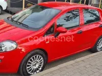 Usado Fiat Punto Pop 69 CV (50 kW) 2016 Rojo Utilitario