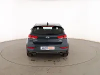 Usado Hyundai i30 110 CV (80 kW) 2022 Verde Berlina