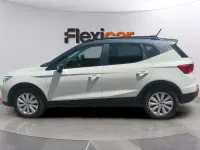 Usado Seat Arona Style 110 CV (80 kW) 2023 Blanco SUV