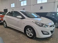 Usado Hyundai i30 90 CV (66 kW) 2014 Blanco Berlina