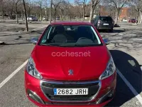 Usado Peugeot 208 Active 100 CV (73 kW) 2016 Rojo Utilitario