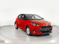 Usado Toyota Yaris Edition 125 CV (91 kW) 2022 Rojo Utilitario