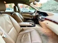 Usado Mercedes S500 388 CV (285 kW) 2008 Gris / plata Berlina