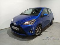 Usado Toyota Yaris Hybrid Active 100 CV (73 kW) 2019 Azul Berlina