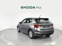 Usado Skoda Fabia Ambition 95 CV (69 kW) 2023 Gris Utilitario
