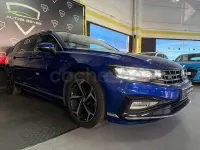 Usado VW Passat R-line 150 CV (110 kW) 2020 Azul Familiar