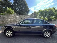 Usado Audi A4 130 CV (95 kW) 2002 Azul Berlina
