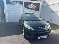 Usado Peugeot 207 75 CV (55 kW) 2010 Negro Berlina