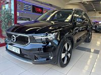 Käytetty Volvo XC40 Momentum 150 HP (110 kW) 2020 Musta Katumaasturi