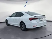 Usado Skoda Octavia Ambition 150 CV (110 kW) 2023 Blanco Berlina