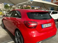 Usado Mercedes A180 Urban 109 CV (80 kW) 2016 Rojo Berlina