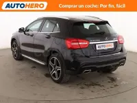 Usado Mercedes GLA220 AMG line 170 CV (125 kW) 2015 Negro SUV