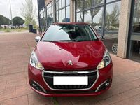 Usado Peugeot 208 Allure 110 CV (80 kW) 2017 Granate Utilitario
