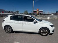 Usado Peugeot 308 Active 100 CV (73 kW) 2018 Blanco Berlina