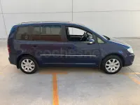 Usado VW Touran Highline 140 CV (102 kW) 2008 Azul Monovolumen