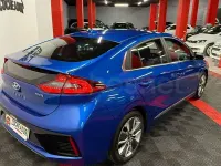 Usado Hyundai Ioniq 141 CV (103 kW) 2018 Azul Utilitario
