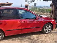 Usado Seat Leon Sport 110 CV (80 kW) 2005 Rojo Utilitario