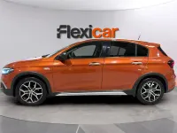 Usado Fiat Tipo Cross 101 CV (74 kW) 2021 Naranja Berlina