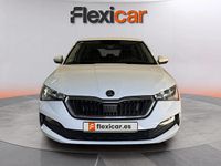 Usado Skoda Scala Ambition 110 CV (80 kW) 2021 Blanco Utilitario