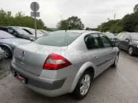 Usado Renault Mégane Dynamique 130 CV (95 kW) 2006 Gris / plata Berlina