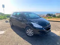 Usado Peugeot 208 Access 82 CV (60 kW) 2013 Negro Utilitario