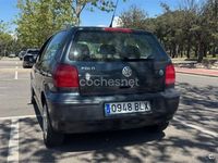 Usado VW Polo Trendline 75 CV (55 kW) 2001 Azul Berlina
