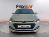 Usado Hyundai i20 84 CV (61 kW) 2018 Blanco Berlina