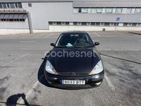Usado Ford Focus Ghia 90 CV (66 kW) 2002 Negro Berlina