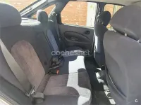 Usado Ford Escort 90 CV (66 kW) 2000 Gris / plata Berlina
