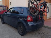 Usado VW Polo Highline 75 CV (55 kW) 2002 Gris / plata Berlina
