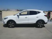 Usado MG ZS Luxury 111 CV (81 kW) 2023 Blanco SUV