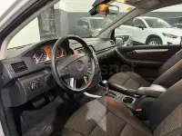 Usado Mercedes B180 109 CV (80 kW) 2010 Gris / plata Monovolumen