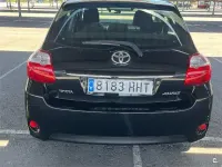 Usado Toyota Auris Active 90 CV (66 kW) 2012 Negro Berlina