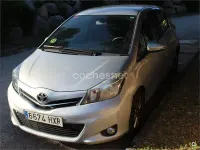 Usado Toyota Yaris Active 90 CV (66 kW) 2014 Gris / plata Utilitario