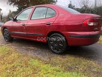 Usado Renault Mégane II Authentique 80 CV (58 kW) 2002 Granate Berlina