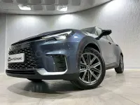 Usado Lexus LBX 136 CV (100 kW) 2024 Gris / plata SUV