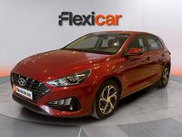 Usado Hyundai i30 120 CV (88 kW) 2021 Granate Berlina