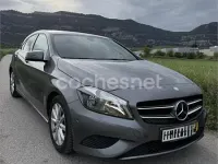 Usado Mercedes A180 Urban 122 CV (89 kW) 2013 Gris / plata Berlina