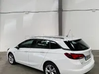 Usado Opel Astra Dynamic 110 CV (80 kW) 2020 Blanco Familiar