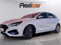 Usado Hyundai i30 101 CV (74 kW) 2024 Blanco Berlina