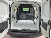 Usado Dacia Dokker Essentiel 107 CV (78 kW) 2021 Blanco Monovolumen