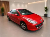 Usado Peugeot 307 CC 110 CV (80 kW) 2007 Rojo Descapotable