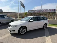 Usado Skoda Octavia Active 110 CV (80 kW) 2016 Blanco Familiar