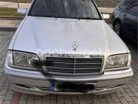 Usado Mercedes C250 Elegance 150 CV (110 kW) 1999 Gris / plata Berlina