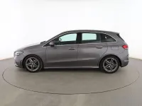 Usado Mercedes B180 AMG line 116 CV (85 kW) 2022 Gris Utilitario