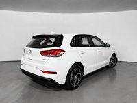 Usado Hyundai i30 120 CV (88 kW) 2022 Blanco polar Utilitario