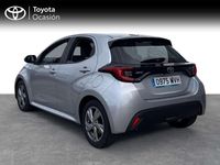 Usado Toyota Yaris Hybrid Active 116 CV (85 kW) 2024 Gris Utilitario