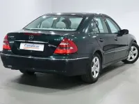 Usado Mercedes E320 224 CV (164 kW) 2006 Gris Berlina
